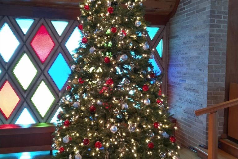 2021 Christmas_Decorating_8